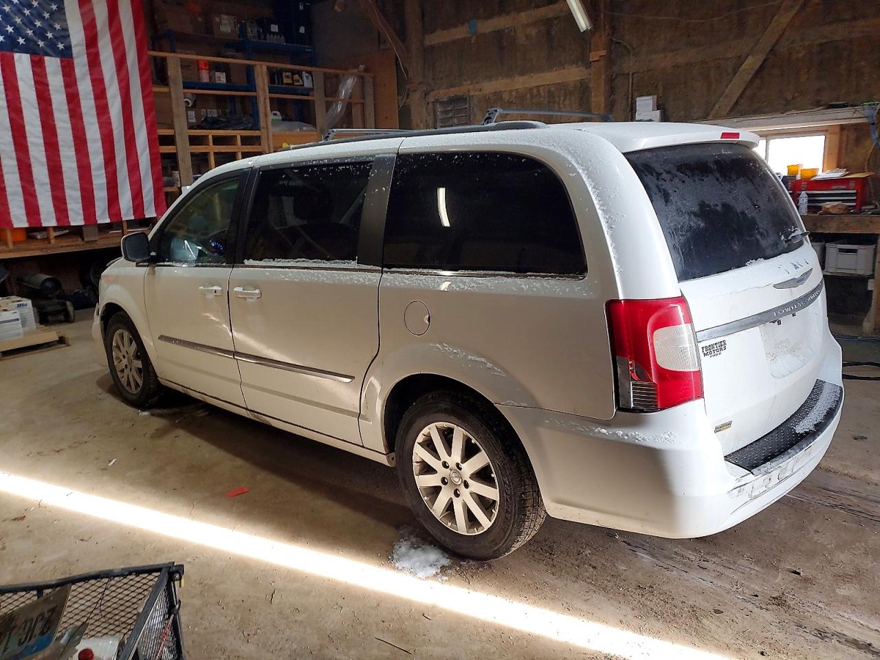 2015 CHRYSLER TOWN & COUNTRY TOURING — снимка 2