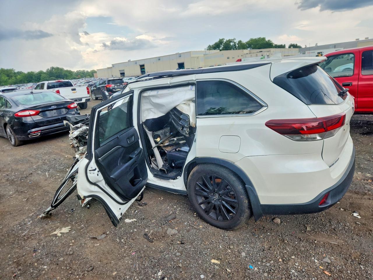 2019 TOYOTA HIGHLANDER SE — снимка 2