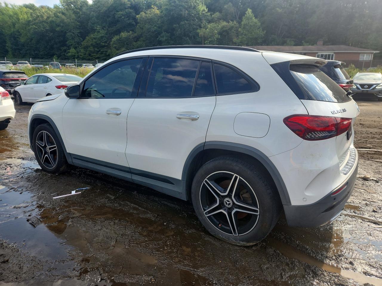 2021 MERCEDES-BENZ GLA 250 4MATIC — снимка 2