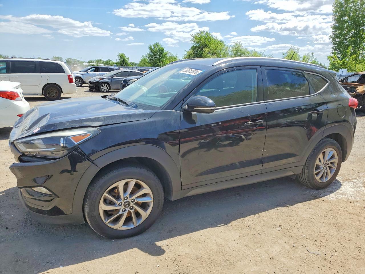 2016 HYUNDAI TUCSON SE