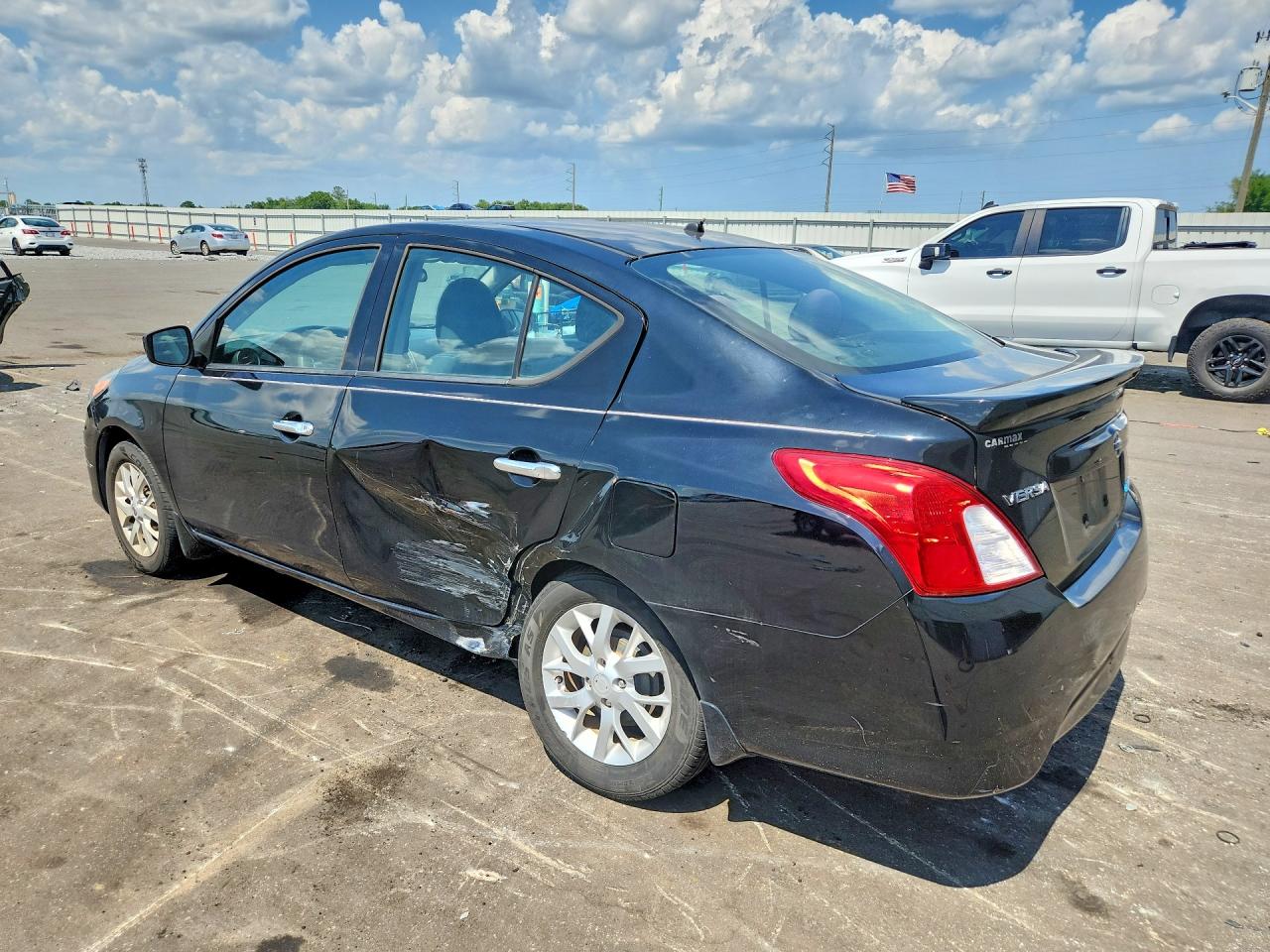 2016 NISSAN VERSA 1.6 SV — снимка 2