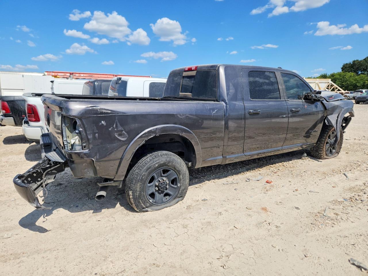 2022 RAM 2500 LARAMIE — снимка 3