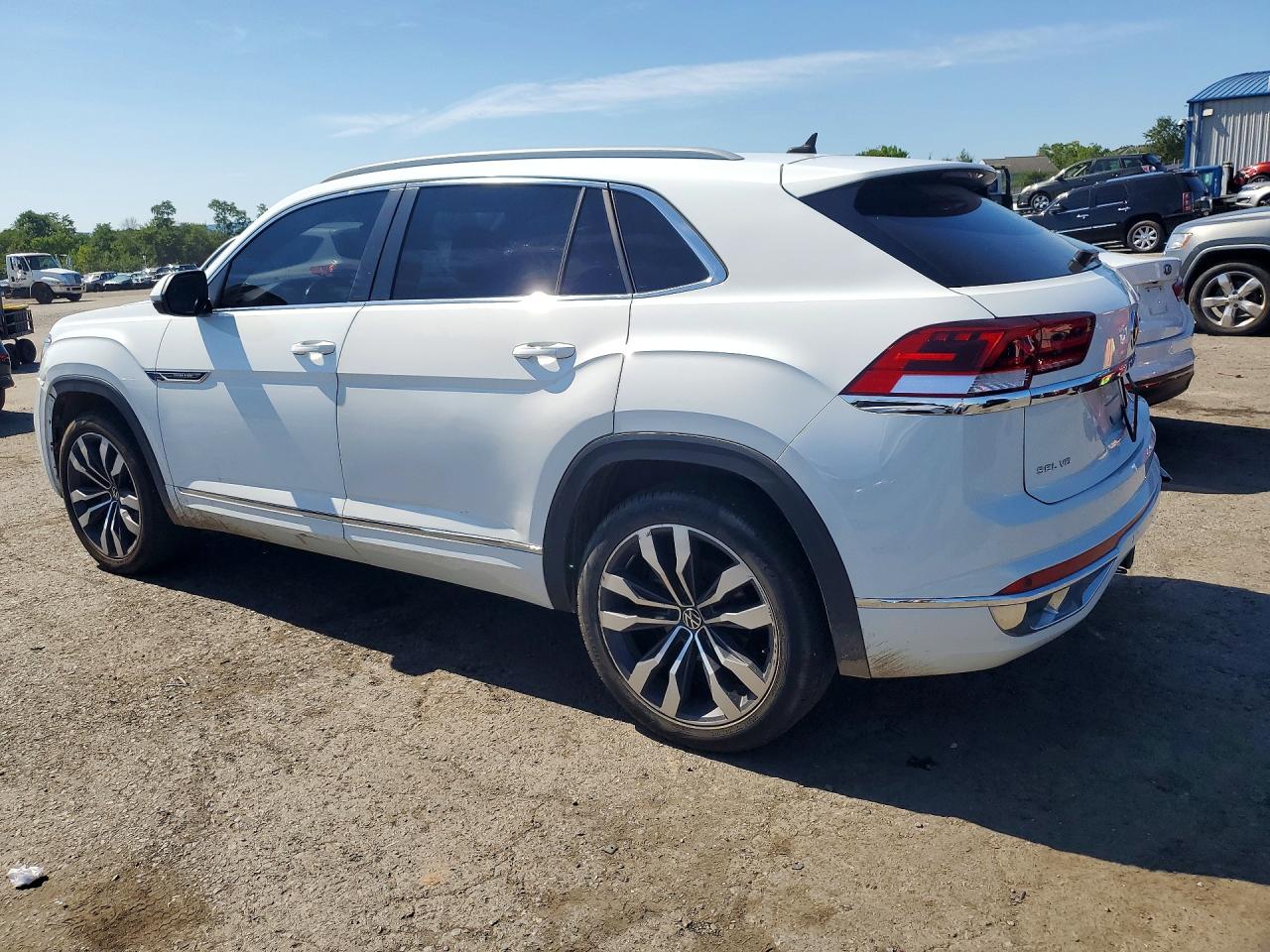 2021 VOLKSWAGEN ATLAS CROSS SPORT SEL R-LINE — снимка 2
