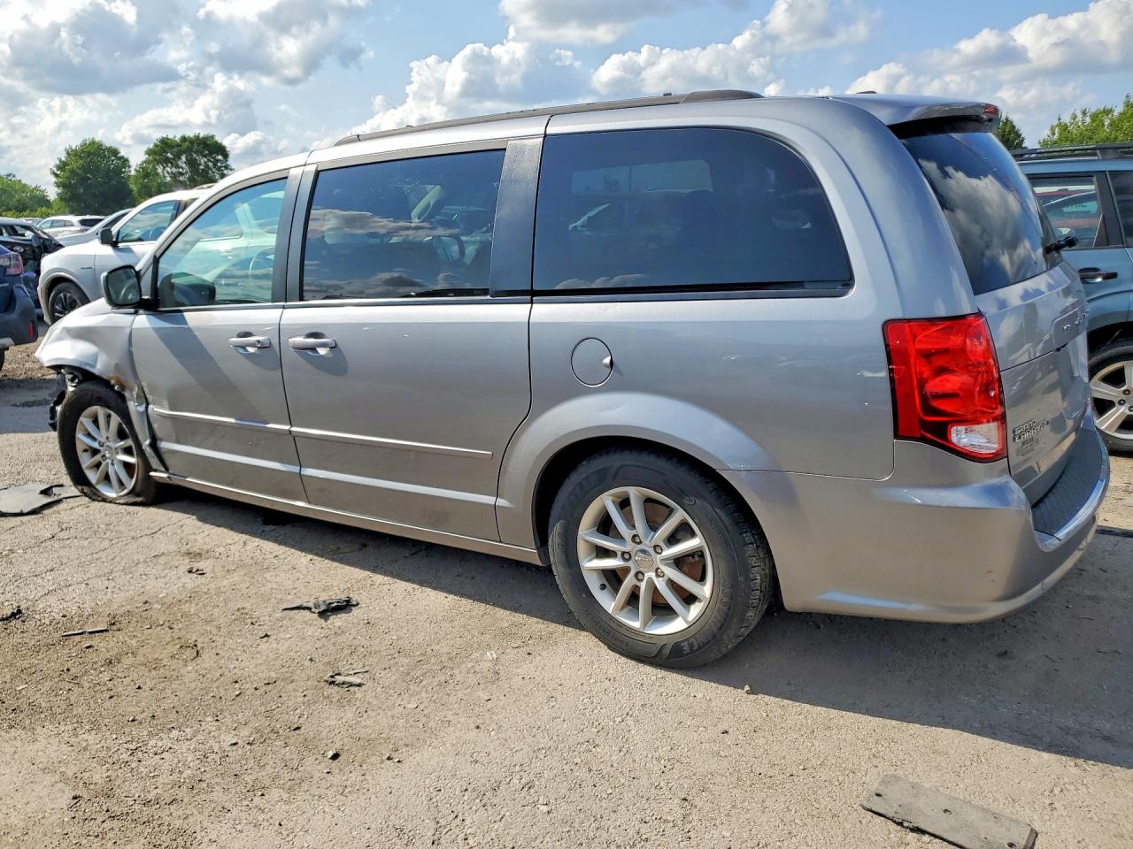 2016 DODGE GRAND CARAVAN SXT — снимка 2