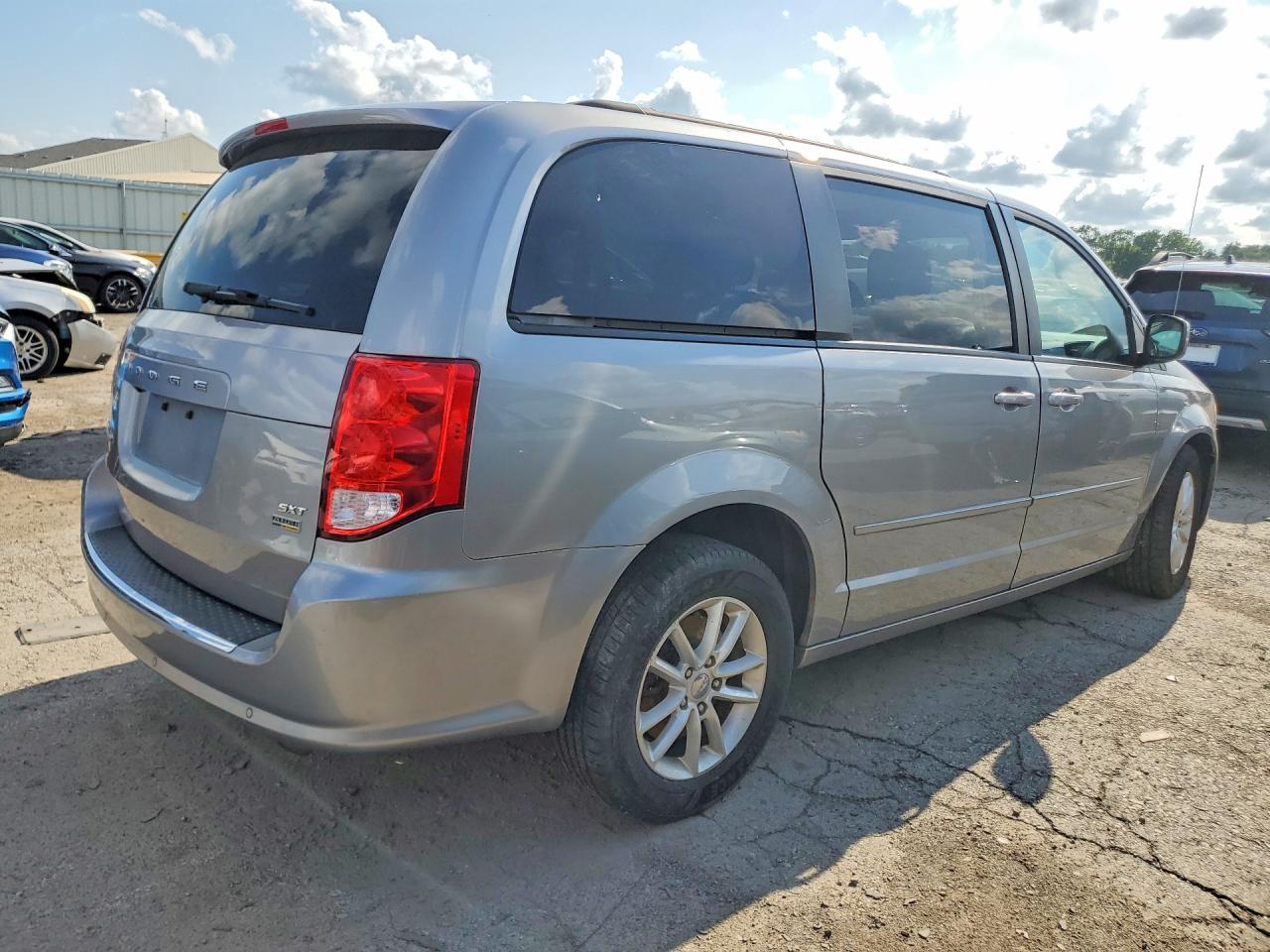 2016 DODGE GRAND CARAVAN SXT — снимка 3
