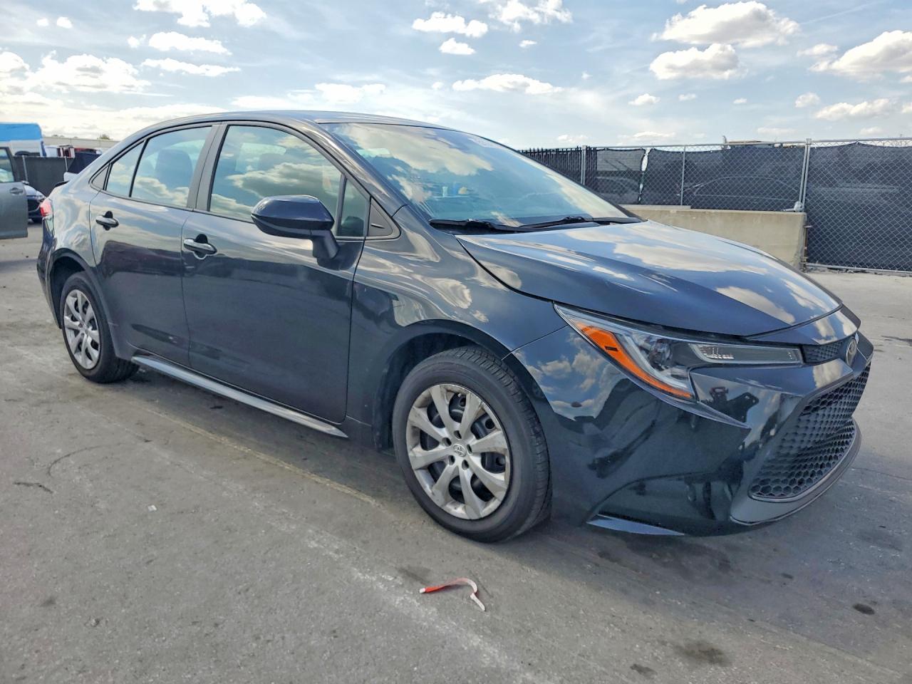 2022 TOYOTA COROLLA LE — снимка 4