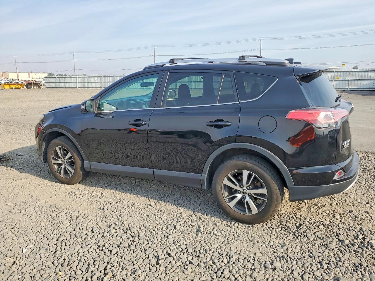 2016 TOYOTA RAV4 XLE — снимка 2