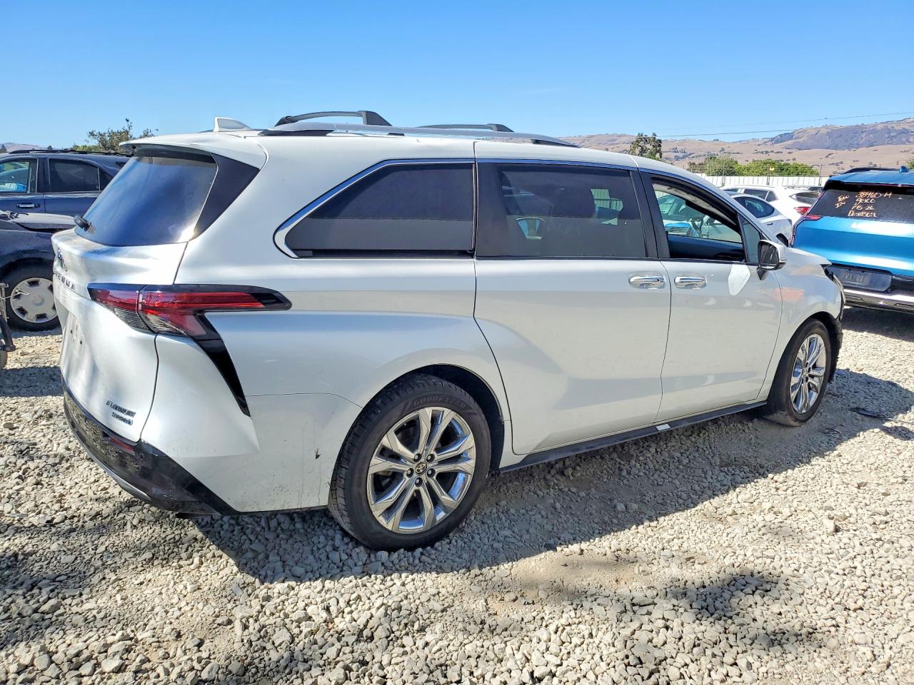 2022 TOYOTA SIENNA PLATINUM 7-PASSENGER — снимка 3