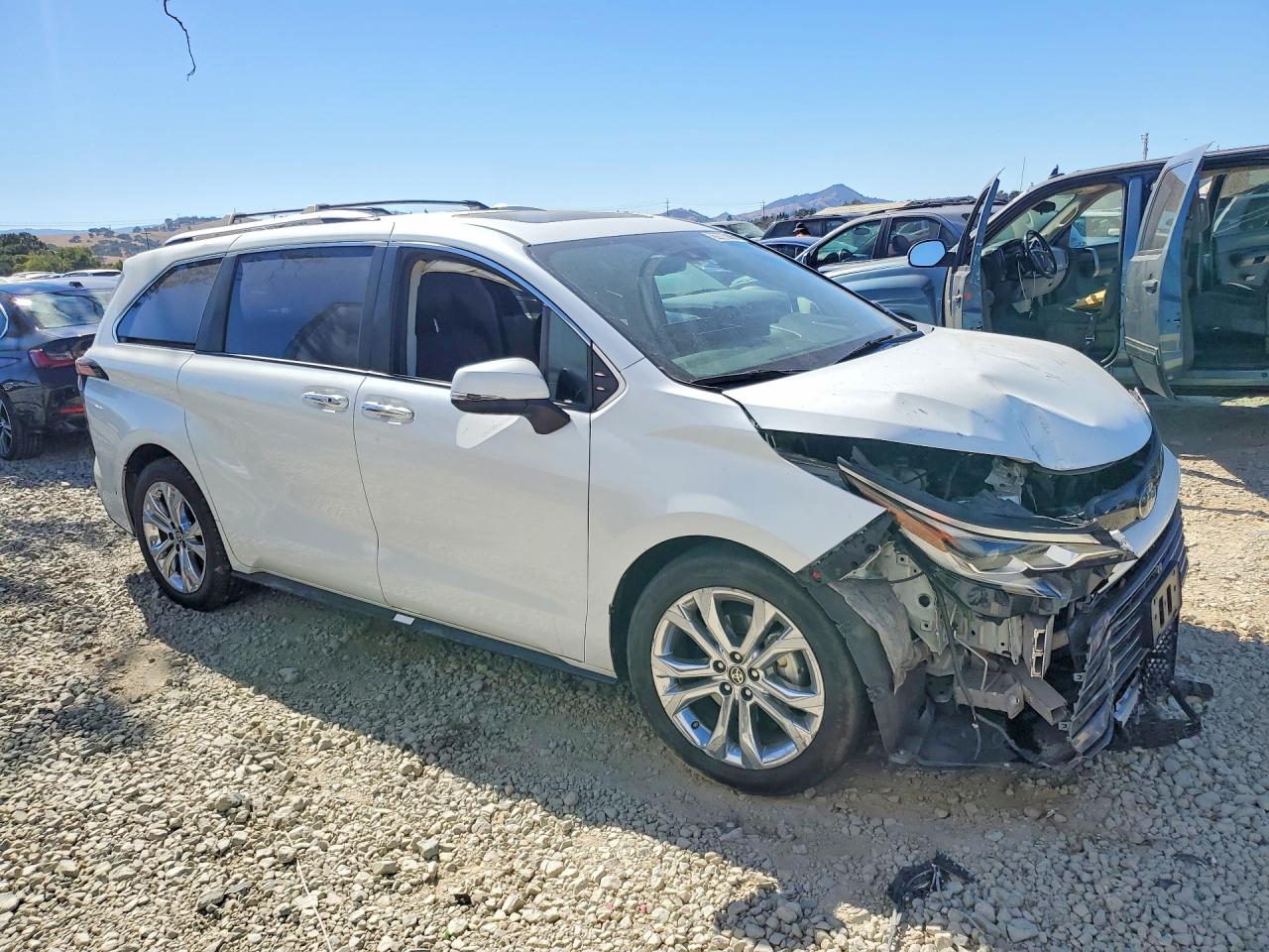 2022 TOYOTA SIENNA PLATINUM 7-PASSENGER — снимка 4