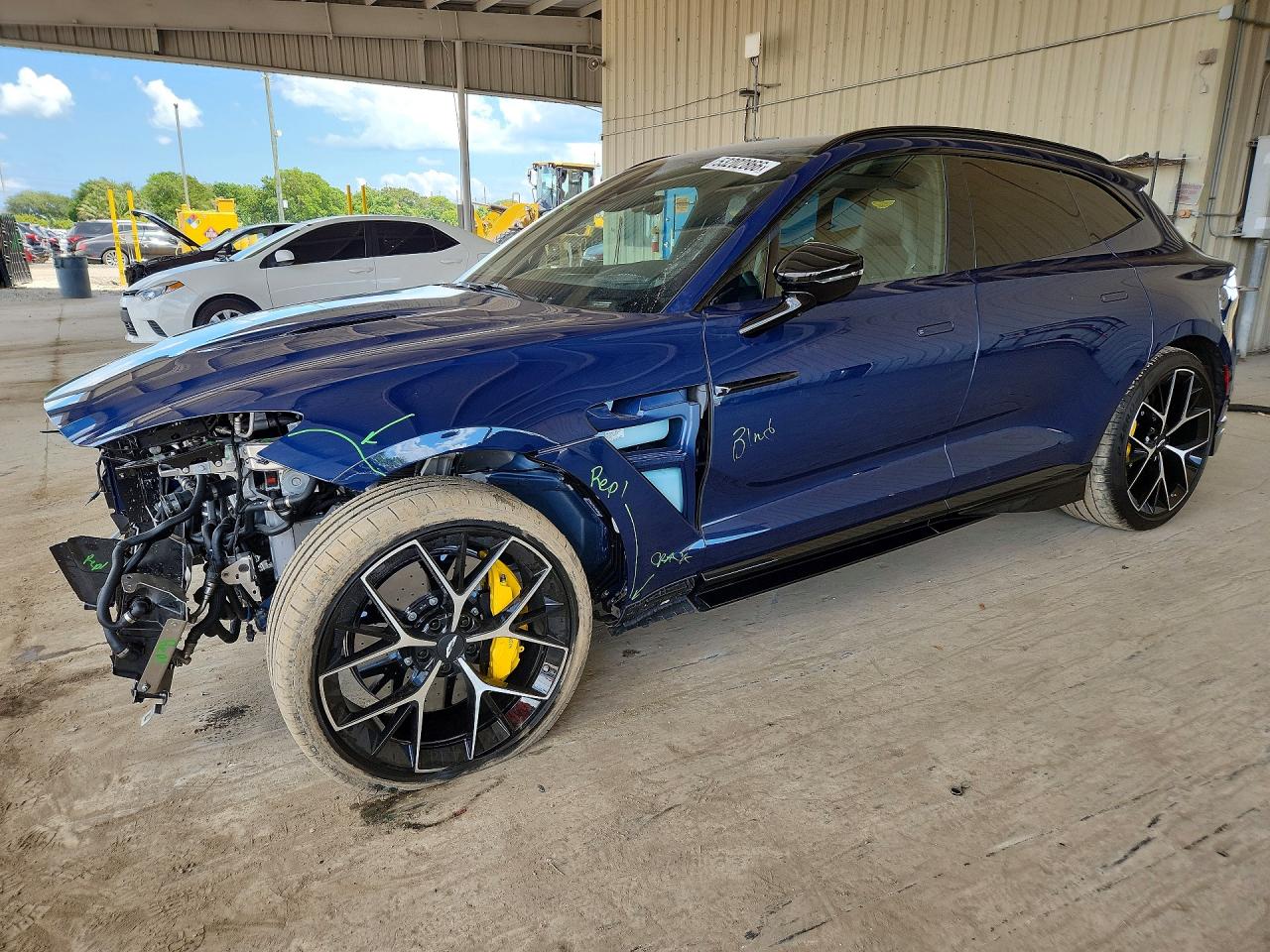 2025 ASTON MARTIN DBX 707
