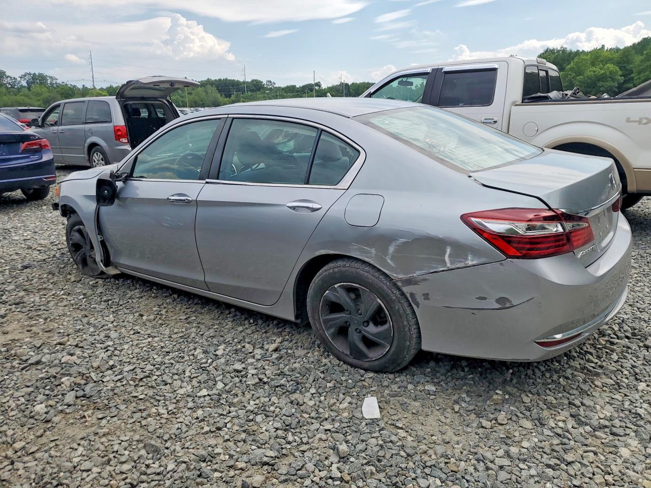 2017 HONDA ACCORD LX — снимка 2