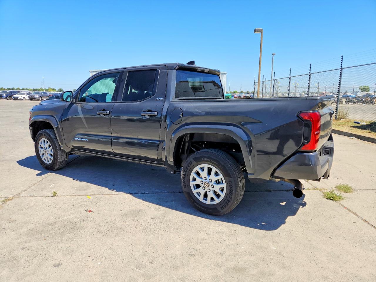 2025 TOYOTA TACOMA SR5 — снимка 2