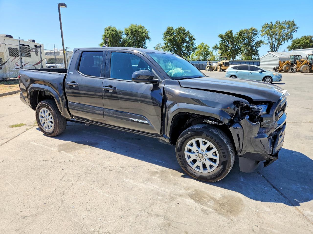 2025 TOYOTA TACOMA SR5 — снимка 4
