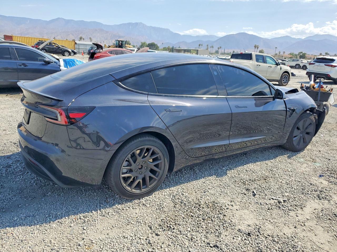 2025 TESLA MODEL 3 — снимка 3