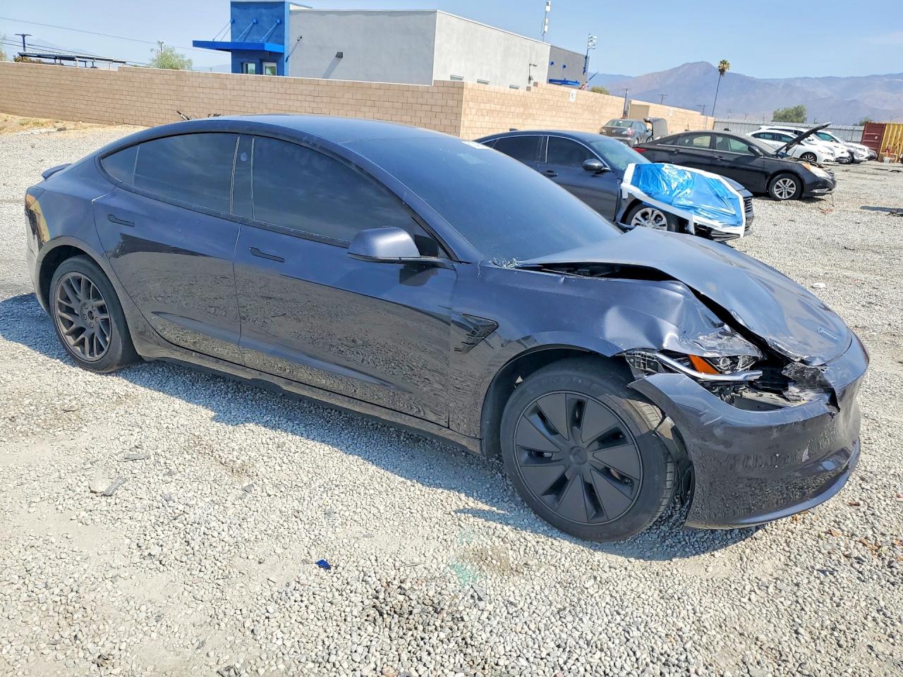 2025 TESLA MODEL 3 — снимка 4