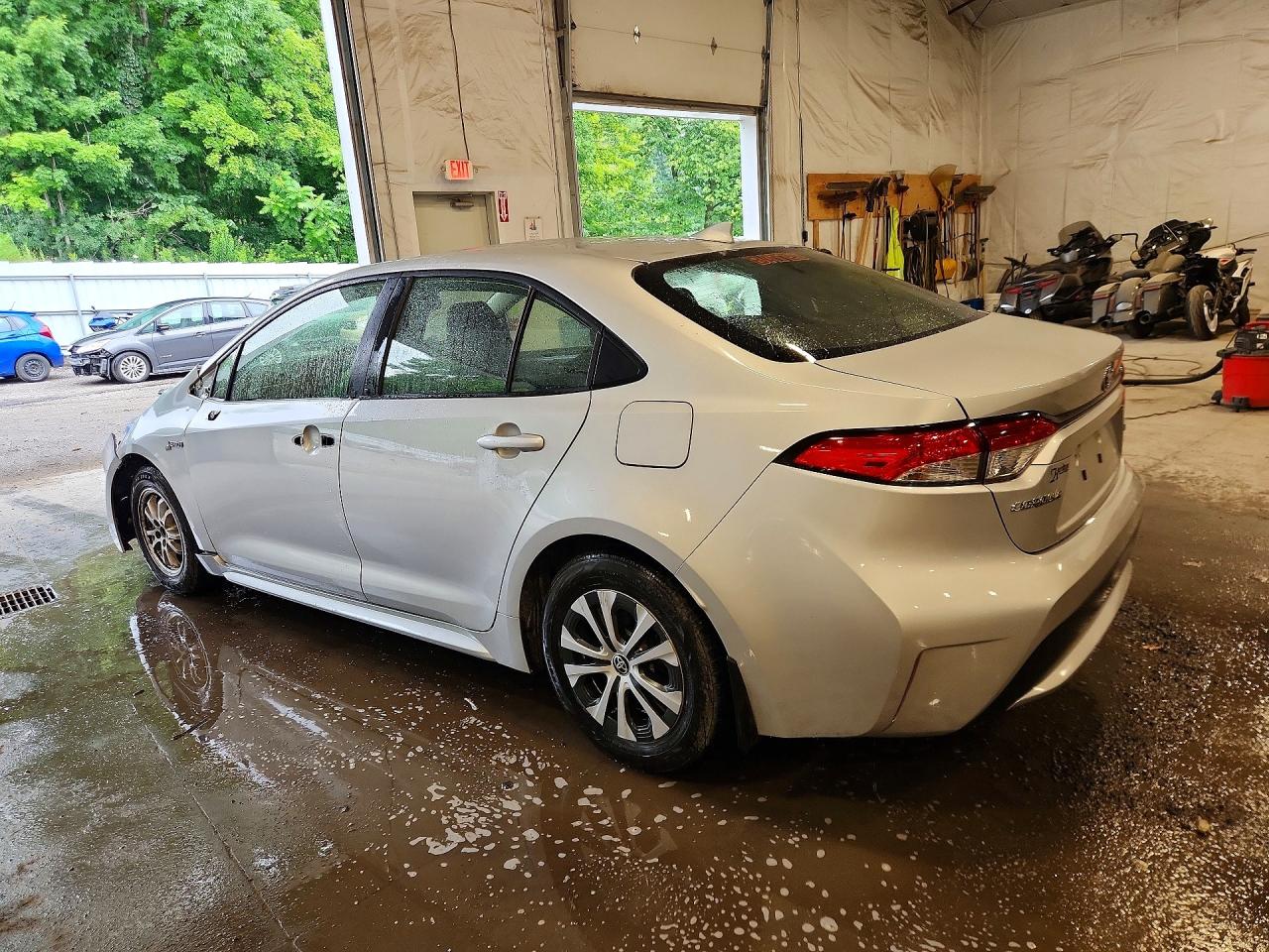 2021 TOYOTA COROLLA LE — снимка 2