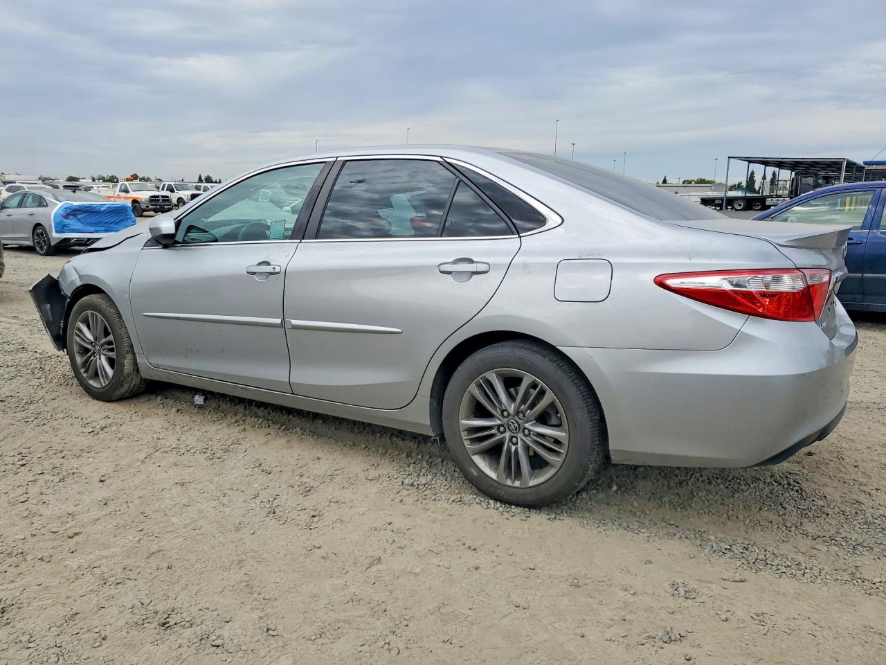 2017 TOYOTA CAMRY SE — снимка 2
