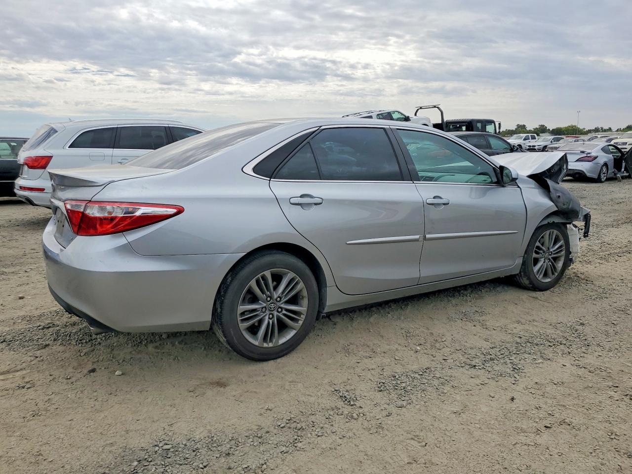 2017 TOYOTA CAMRY SE — снимка 3
