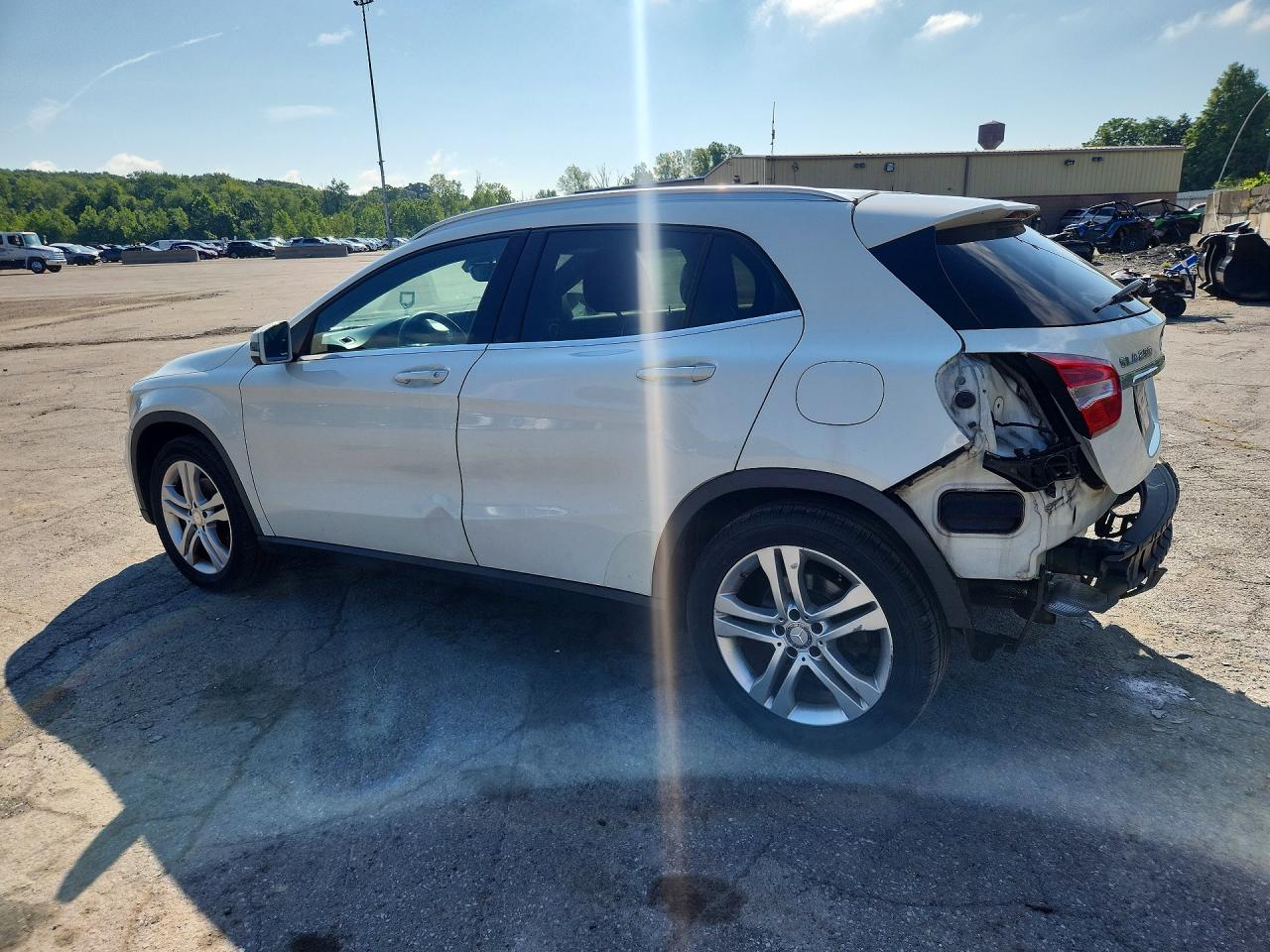 2017 MERCEDES-BENZ GLA 250 4MATIC — снимка 2