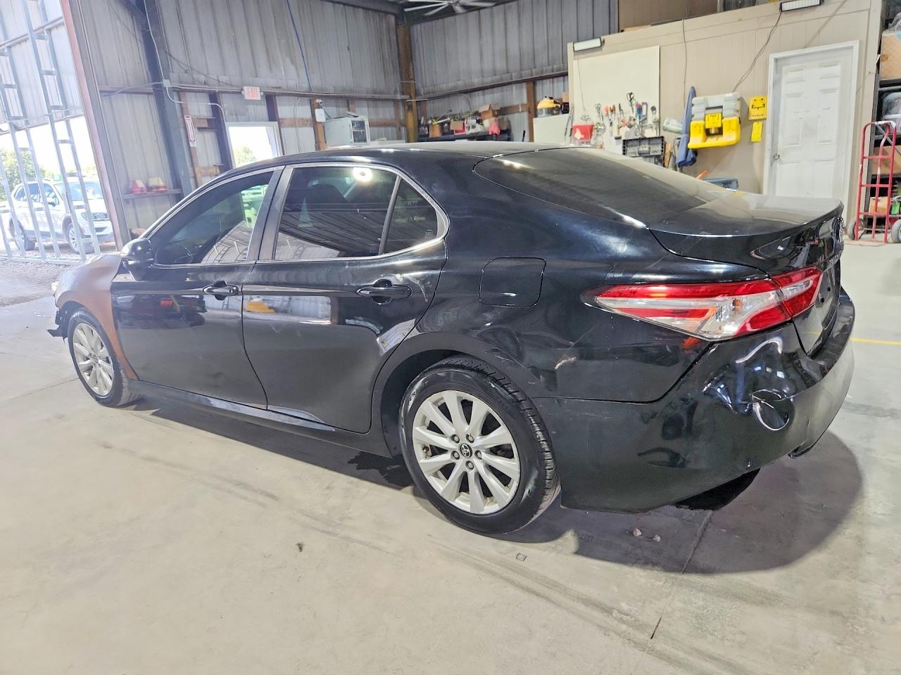 2018 TOYOTA CAMRY LE — снимка 2