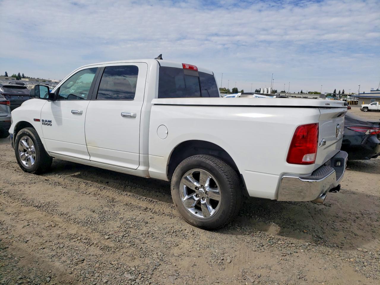 2016 RAM 1500 SLT — снимка 2