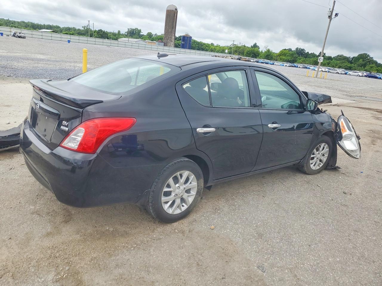 2017 NISSAN VERSA 1.6 S — снимка 3