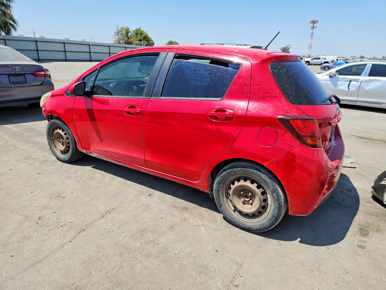 2015 TOYOTA YARIS 5-DOOR L — снимка 2