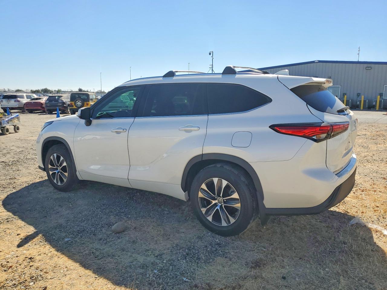 2021 TOYOTA HIGHLANDER XLE — снимка 2