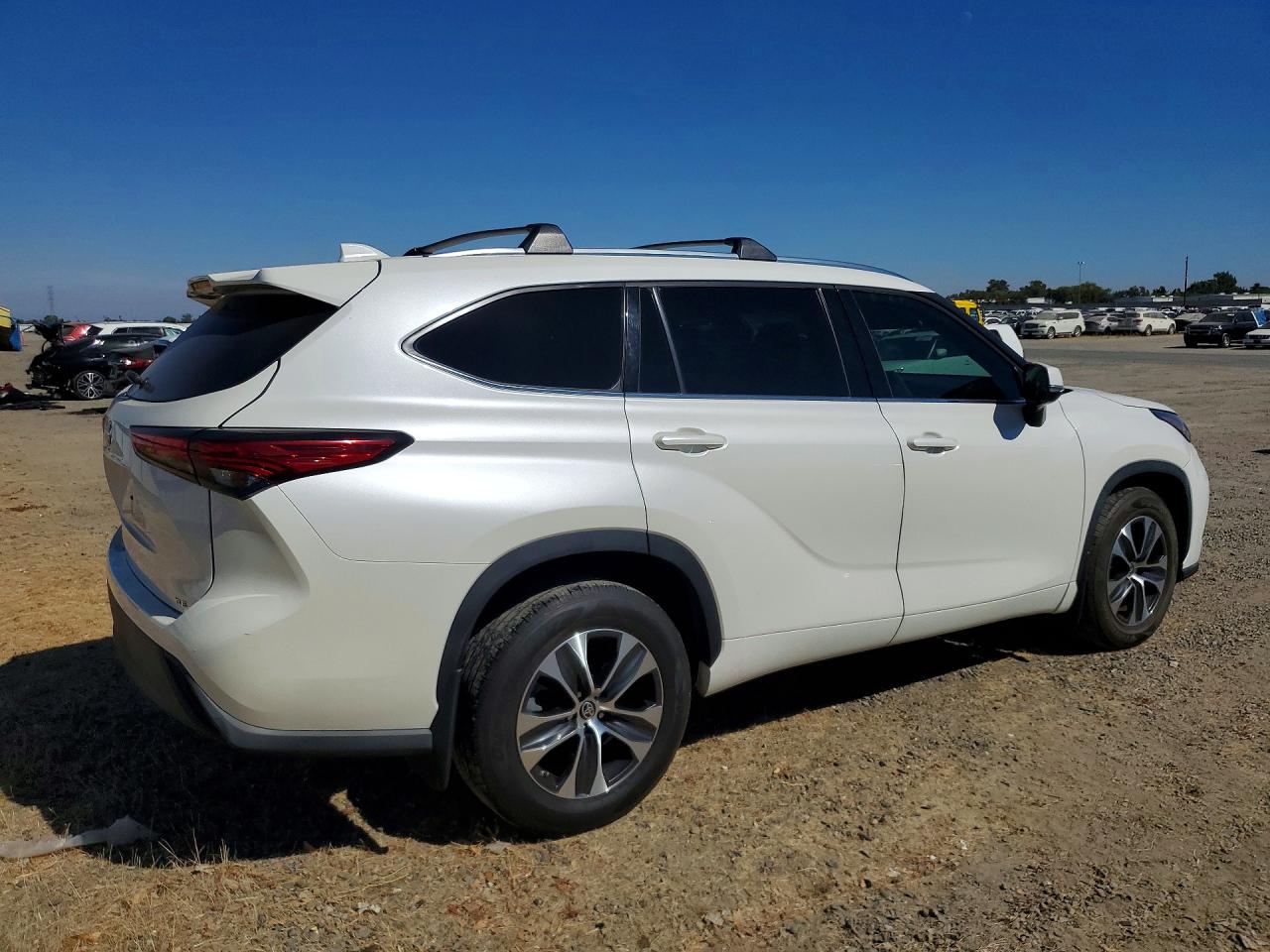 2021 TOYOTA HIGHLANDER XLE — снимка 3