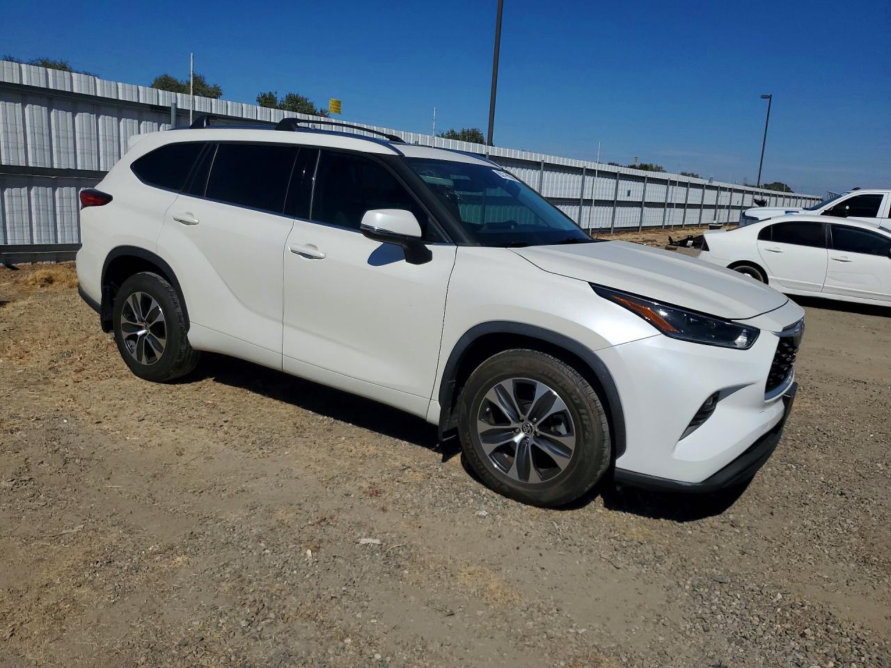 2021 TOYOTA HIGHLANDER XLE — снимка 4