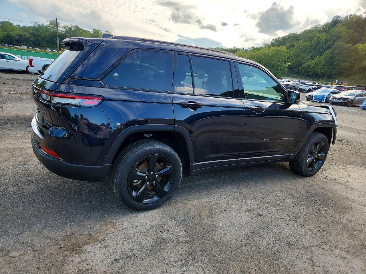 2024 JEEP GRAND CHEROKEE LIMITED — снимка 3