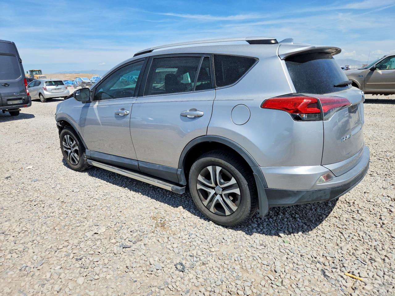 2016 TOYOTA RAV4 LE — снимка 2