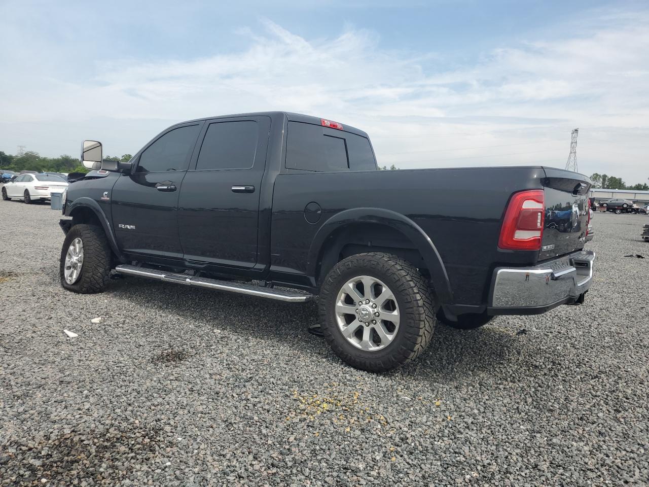 2022 RAM 3500 LARAMIE — снимка 2