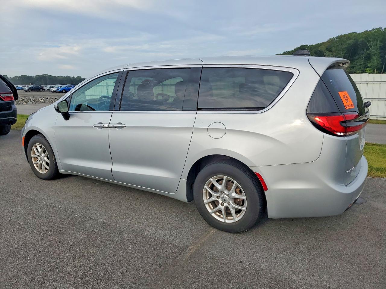2023 CHRYSLER PACIFICA TOURING L — снимка 2