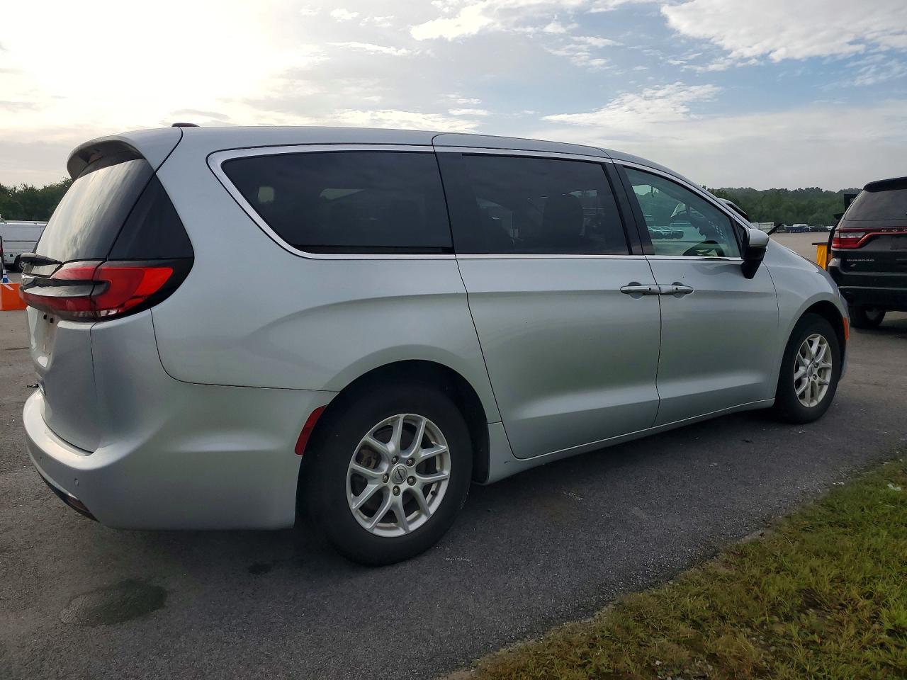 2023 CHRYSLER PACIFICA TOURING L — снимка 3