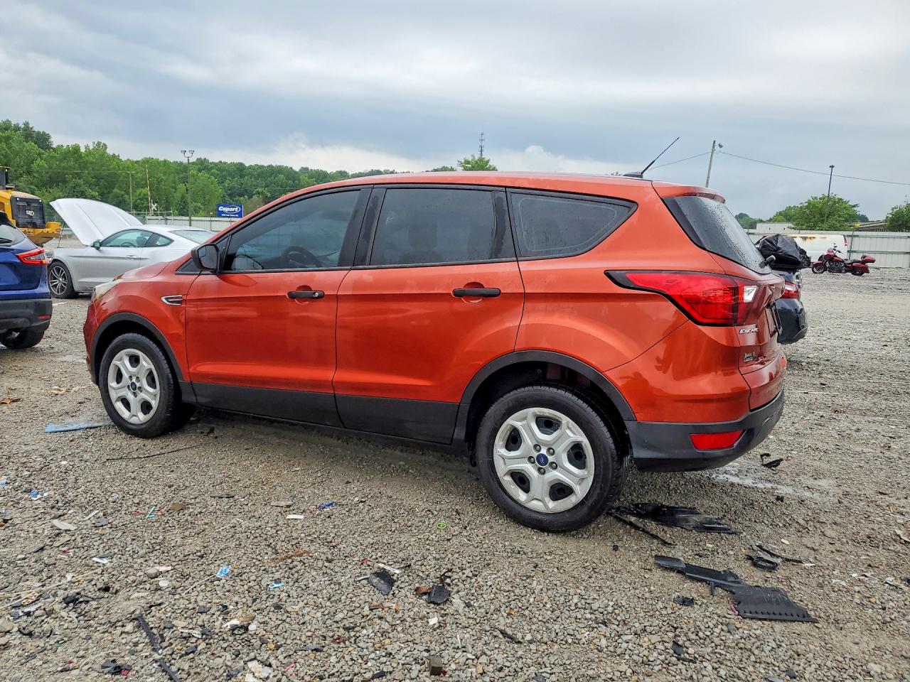 2019 FORD ESCAPE S — снимка 2