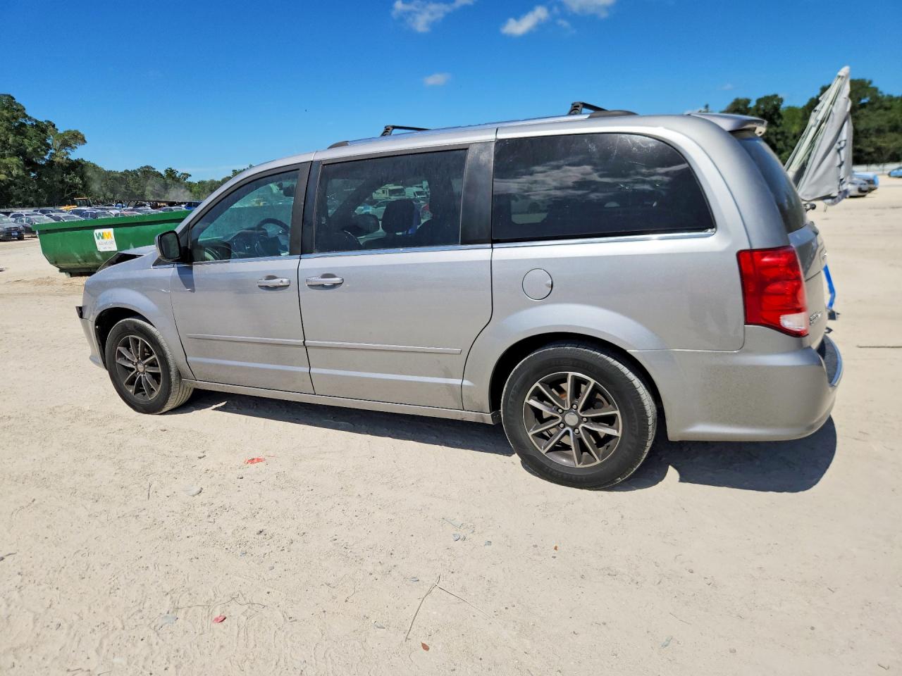 2017 DODGE GRAND CARAVAN SXT — снимка 2