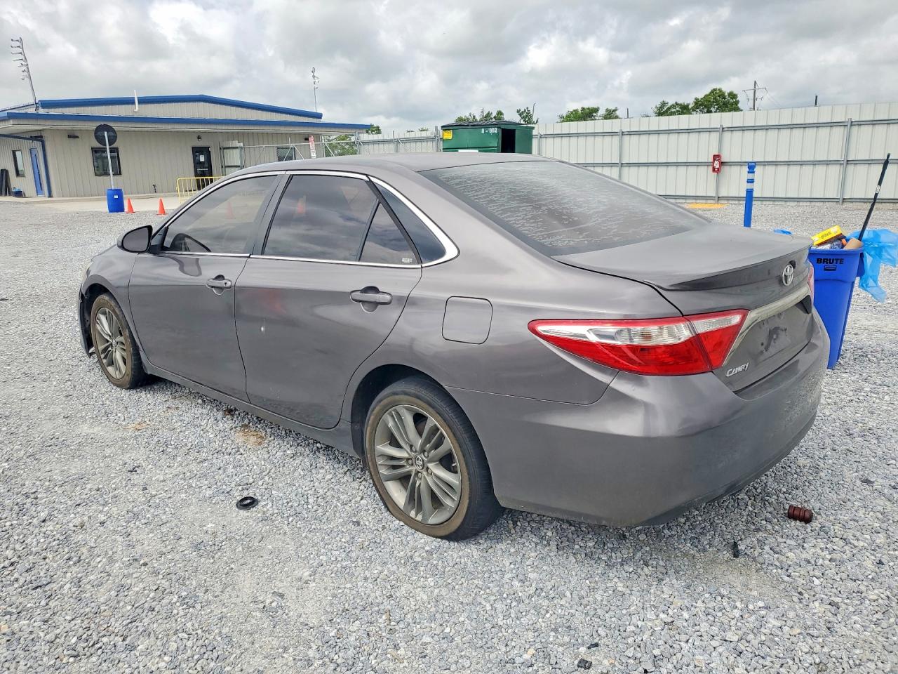 2017 TOYOTA CAMRY SE — снимка 2