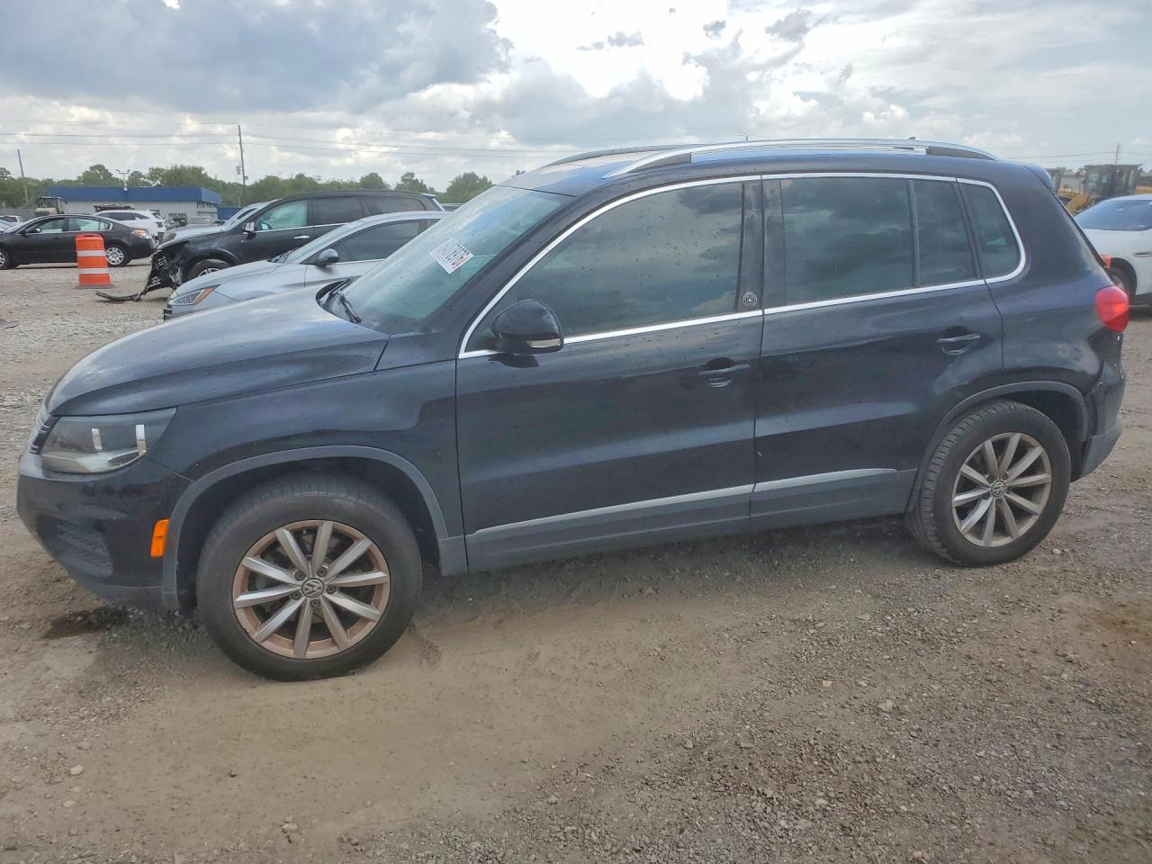 2017 VOLKSWAGEN TIGUAN WOLFSBURG