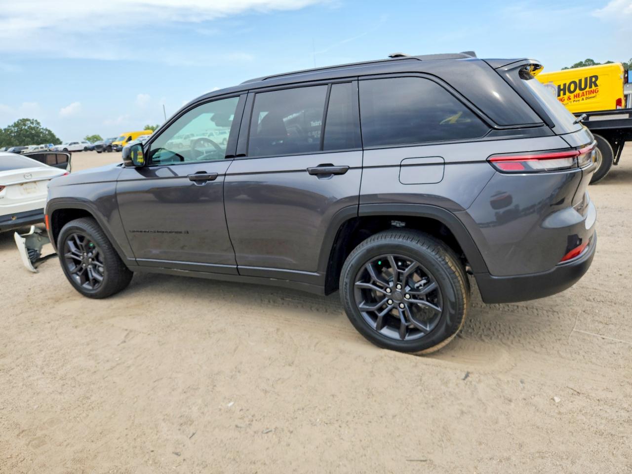 2025 JEEP GRAND CHEROKEE LIMITED — снимка 2