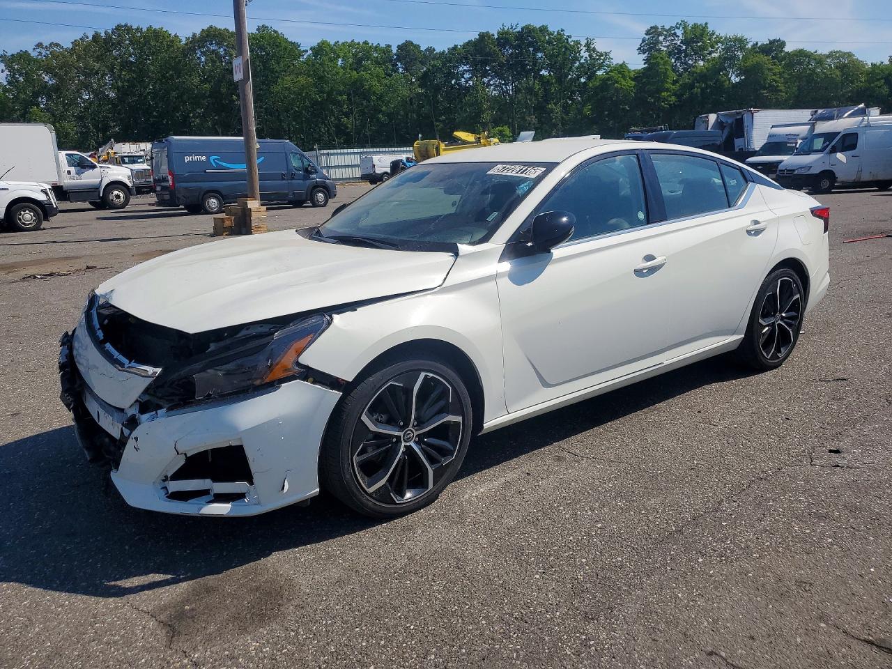 2025 NISSAN ALTIMA SR