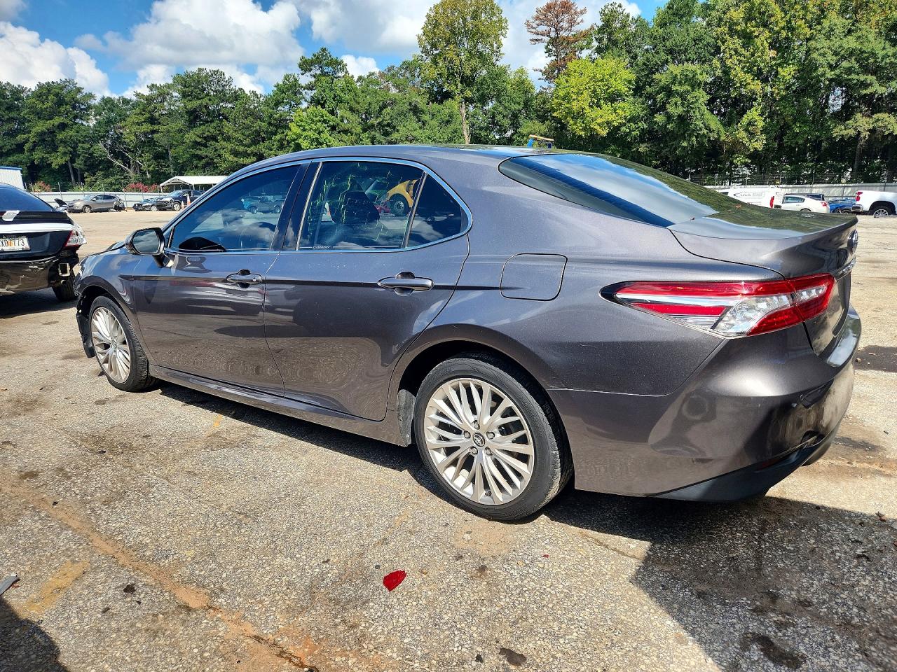 2018 TOYOTA CAMRY XLE — снимка 2
