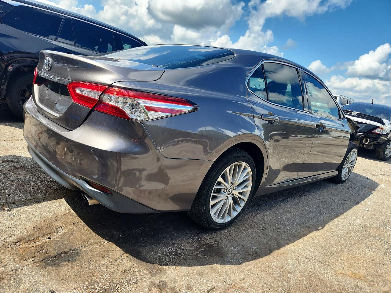 2018 TOYOTA CAMRY XLE — снимка 3