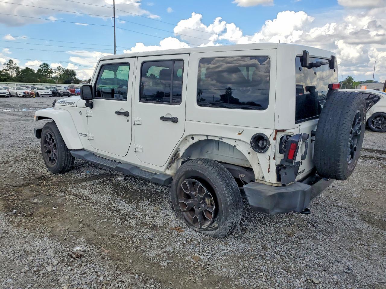 2017 JEEP WRANGLER UNLIMITED SAHARA — снимка 2