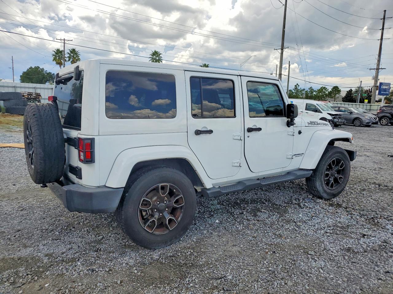2017 JEEP WRANGLER UNLIMITED SAHARA — снимка 3