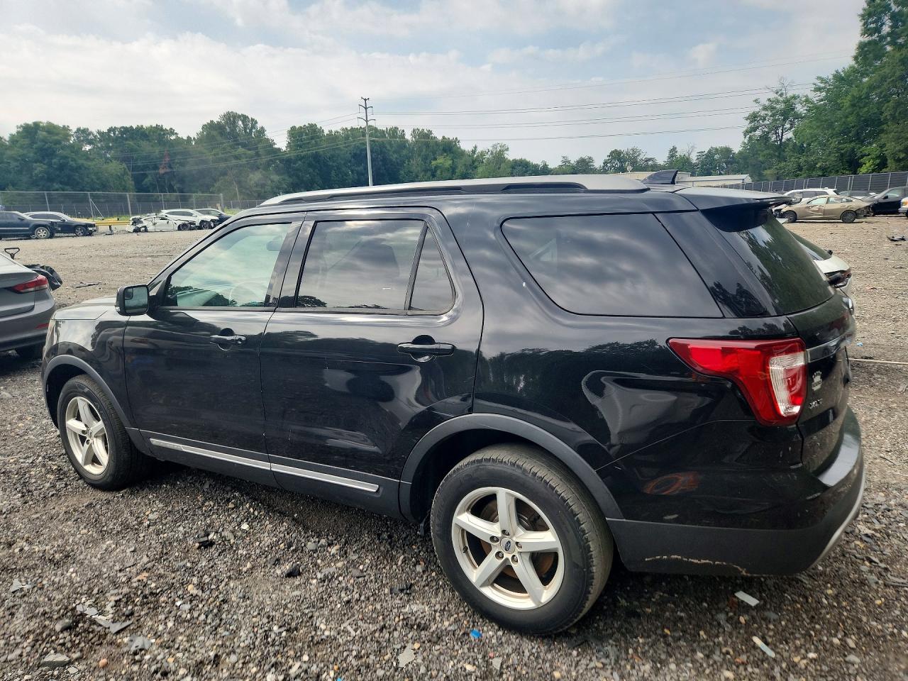 2017 FORD EXPLORER XLT — снимка 2