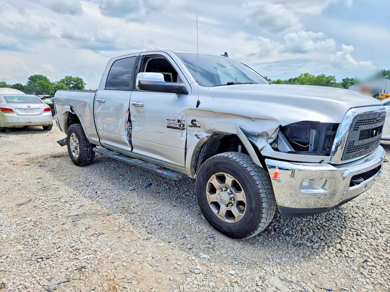 2016 RAM 2500 LARAMIE — снимка 4