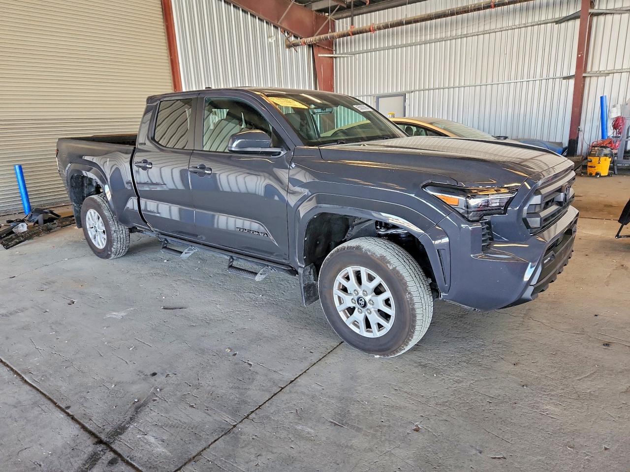 2026 TOYOTA TACOMA SR5 — снимка 4