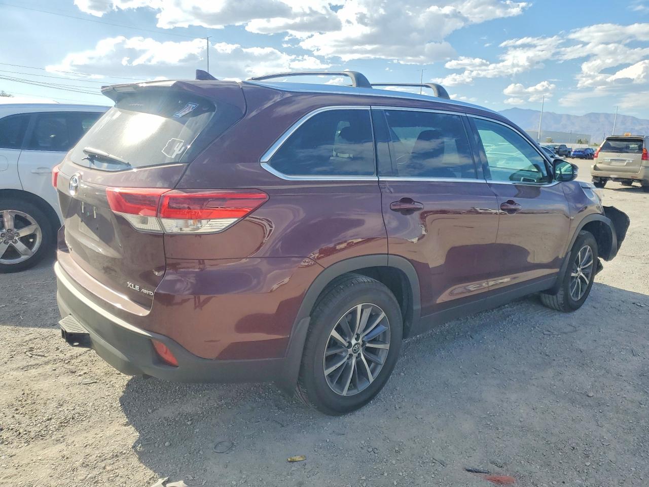2019 TOYOTA HIGHLANDER XLE — снимка 3