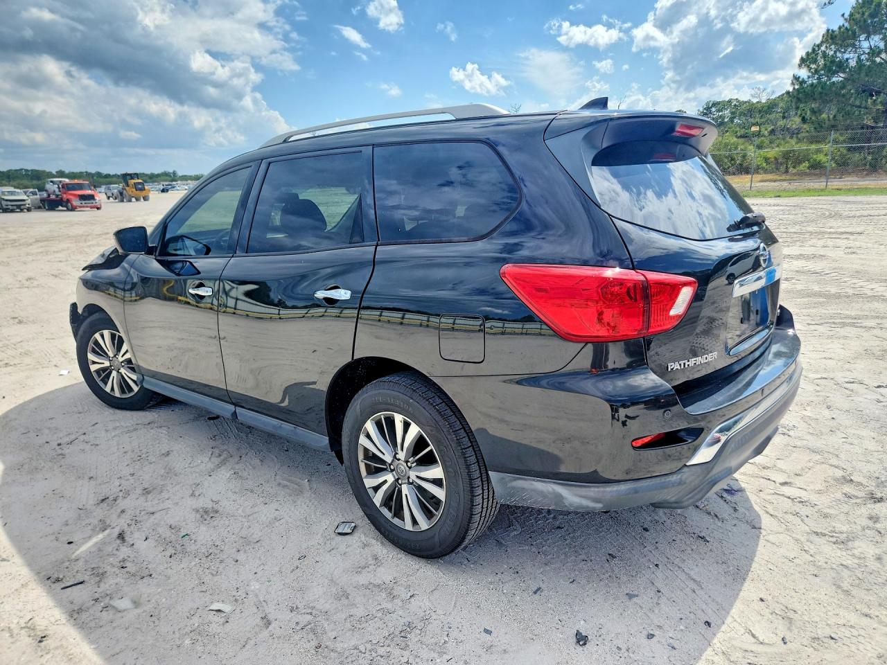 2020 NISSAN PATHFINDER SL — снимка 2